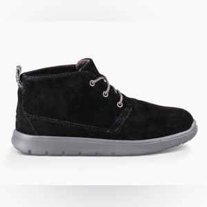UGG BLACK Suede Canoe Youth Kids Size 2
